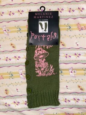 NWT Melanie Martinez Portals Leg Warmers w/ Buttons